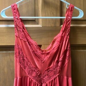 Vintage Olga Medium Sleep Gown